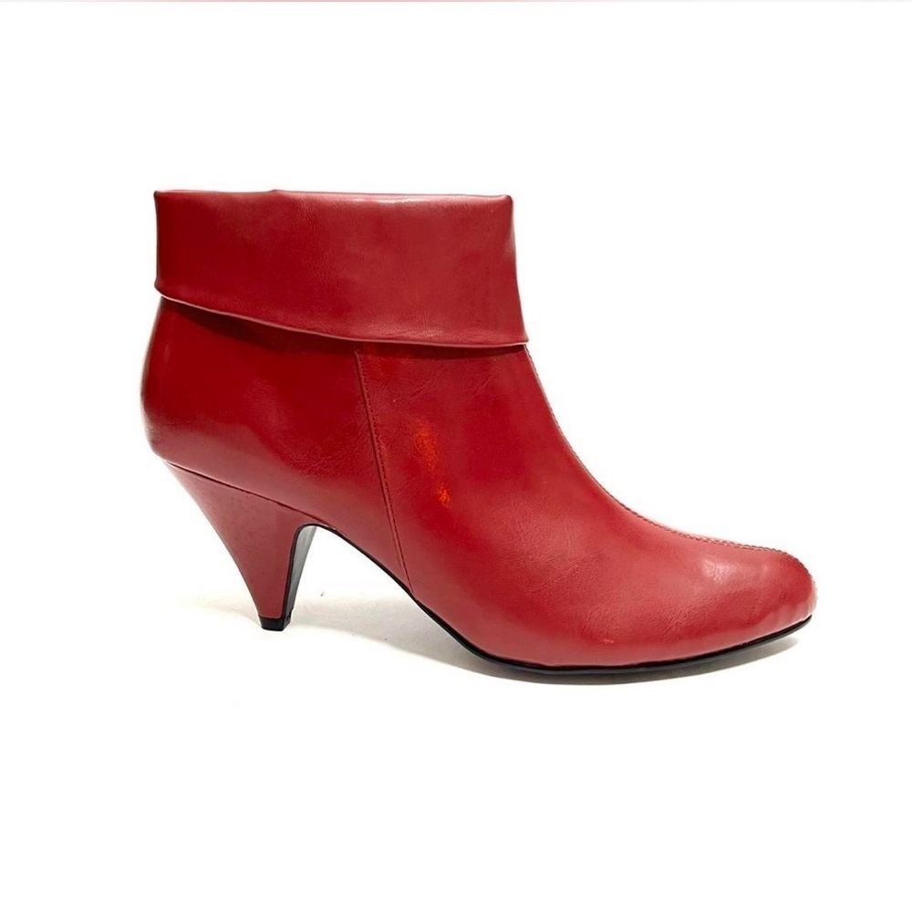 Vintage Y2K deadstock red vegan leather fold over zip up ankle boots